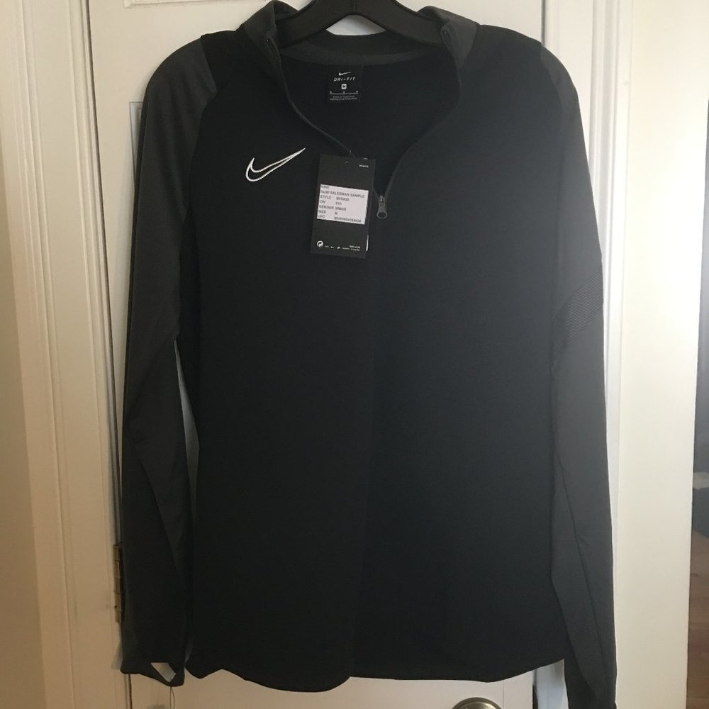 Woman's Nike Standard - Dry Fit Top